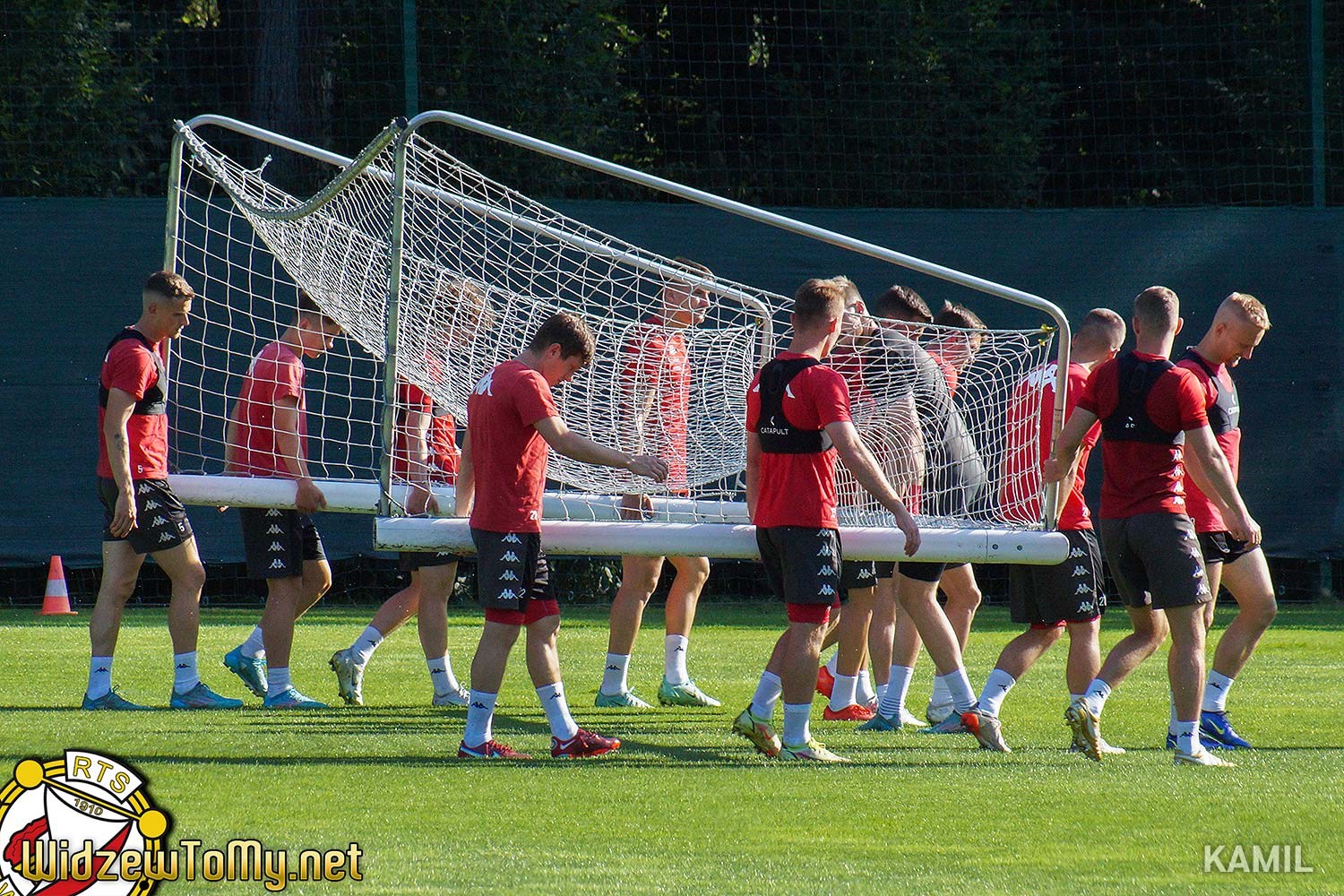 Milos Trenuje Z Zespo Em Brak Jednego Z Pomocnik W Widzew Pl