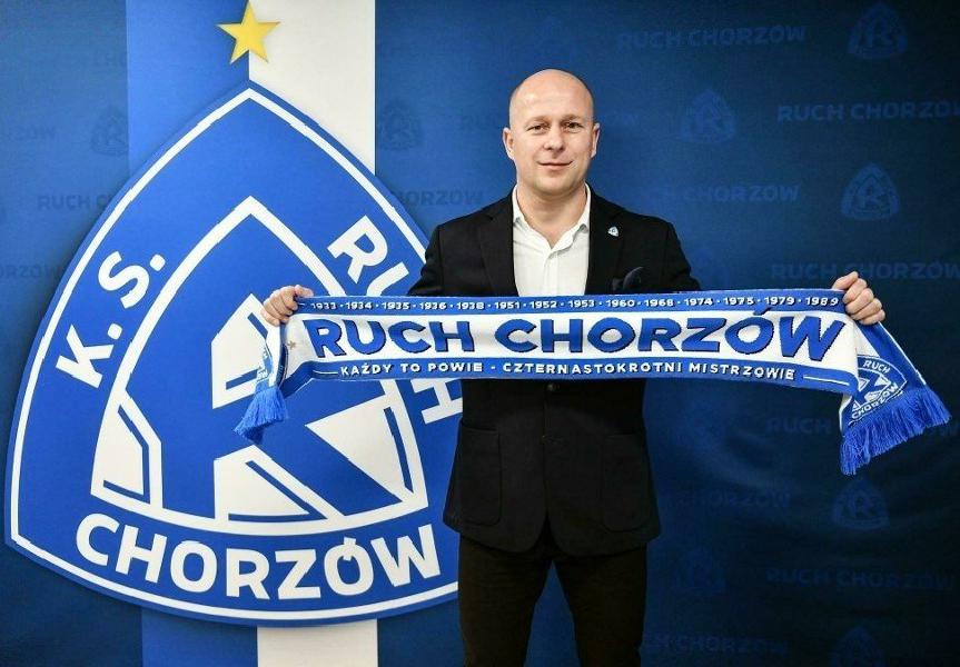 Z Widzewa do Ruchu Zaskakująca zmiana na trenerskiej ławce Widzew24